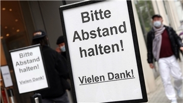 Die Zahl der Neuinfektionen steigt rasant. Die Gesundheitsbehörden schauen sich bei der Bewertung der Lage aber auch andere Indikatoren an, wie zum Beispiel die Zahl der Krankenhausbehandlungen.