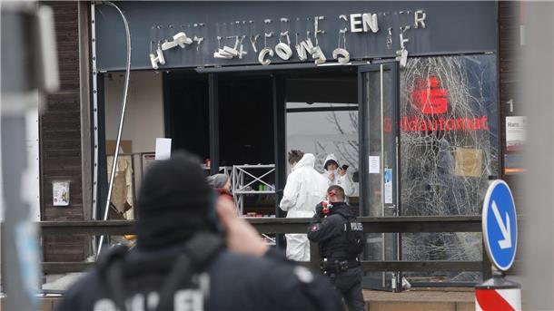 Zahl gesprengter Geldautomaten auf hohem Niveau Die Zahl gesprengter Geldautomaten in Deutschland ist weiterhin hoch.