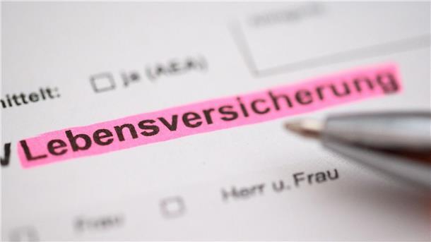 Trendwende in Trippelschritten bei Lebensversicherungen Die Zinstalfahrt bei Lebensversicherungen neigt sich dem Ende zu.