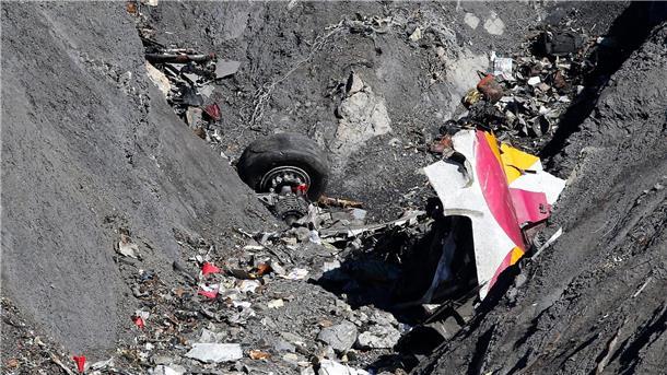 Spanien: Höhere Entschädigung für Germanwings-Hinterbliebene Die Absturzstelle in den französischen Alpen.