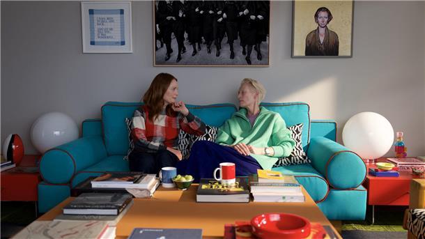 Die Kulturwoche: Von starken Frauen und getriebenen Männern Diese beiden Schauspielerinnen machen jeden Film sehenswert: Tilda Swinton (rechts) und Julianne Moore. Altmeister Pedro Almodóvar kann sich auf sie in dem Film „The Room Next Door“ verlassen.