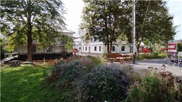 Diese Neubauten an der Nordseeallee (rechts) sind nach dem jetzt außer Kraft gesetzten Bebauungsplan noch zulässig.
