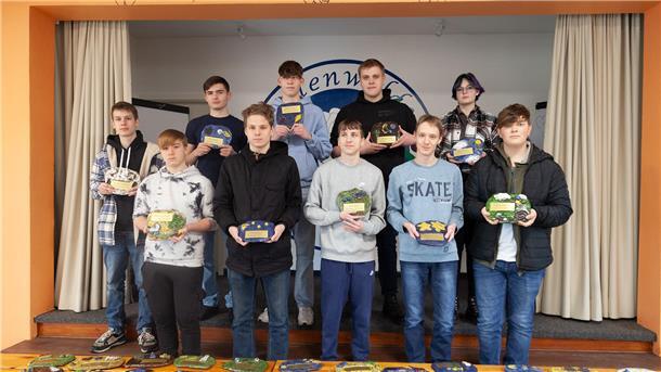 Diese Schüler der Geschwister-Scholl-Schule waren mit viel Engagement bei diesem besonderen Projekt dabei: Dominik (1. Reihe, von links), Julian, Mika N., Mathis, Rouven, Jan (2. Reihe, von links), Justin, Ben, Erick und Mira. Auf dem Foto fehlen Dirk, Mika K. und Fynn.