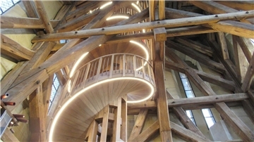 Diese Treppe wurde nach dem Brand in der Kirche Notre-Dame neu gebaut. 
