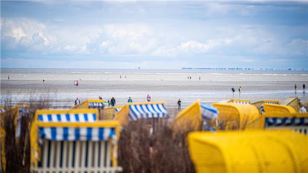 Bürger aus Wurster Nordseeküste dürfen umsonst an Cuxhavens Strände Diesen Ausblick vom Strand in Cuxhaven können Bürger der Wurster Nordseeküste bald kostenlos genießen.