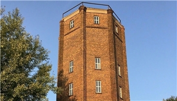 Diesen Wasserturm hat der Zevener Multi-Unternehmer Fynn Kliemann erworben.
