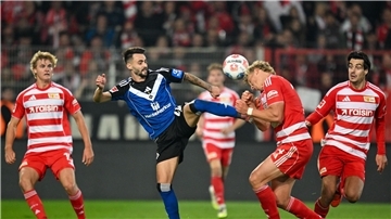 Dieser Tritt hat für HSV-Profi Vieira Folgen. 