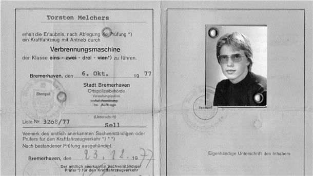 Dieses Dokument der eigenen Jugend verliert seine Gültigkeit: Im Laufe der kommenden Jahre müssen alle grauen Führerscheine gegen EU-einheitliche Dokumente eingetauscht werden.