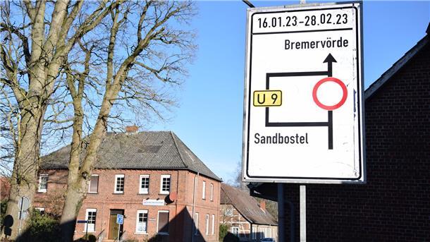 Bauarbeiten bei Selsingen: Wann die B 71 wieder freigegeben wird Dieses Schild mitten in Selsingen könnte für Missverständnisse sorgen angesichts des Enddatums für die Umleitungsstrecke.