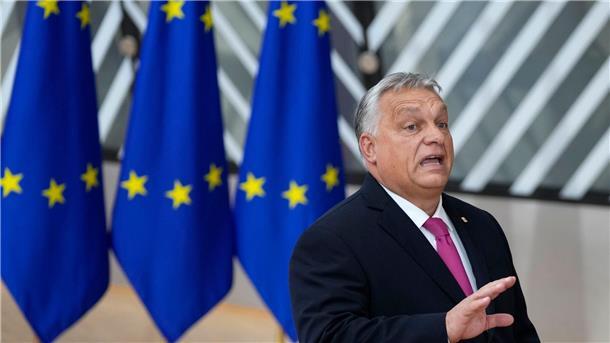 Orban will in EU Debatte über Ukraine-Politik erzwingen Diplomaten räumen ein, dass Orban in seinem Brief richtige und wichtige Fragen stelle. Zugleich habe er allerdings durch sein jüngstes Treffen mit Putin weiter den Verdacht genährt, unter Einfluss von Russland zu handeln.