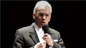 Hartmut Brüsch, Dirigent des Philharmonischen Orchesters im Stadttheater Bremerhaven
