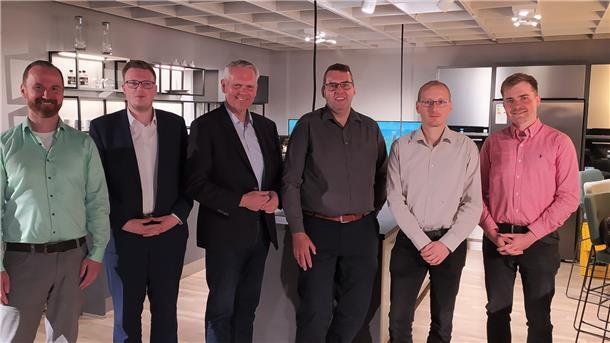 Diskutierten im Küchenstudio (von links): Hendrik Lenz, Tim Eshold, Björn Thümler, Matthias Jantzen, Sven Rosinger und Joost Kuhlenkamp.