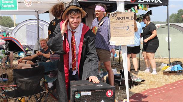 Wenn sich ein Acker für ein Wochenende in ein Zuhause verwandelt Hurricane-Festival