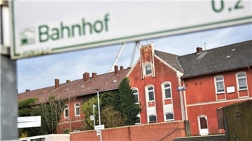 Doch nicht Endstation für den Bahnhof? „Ziel ist, dass ich mich nach den Ferien mit Vertretern des Bahnhofsmanagements Bremen/Osnabrück zusammensetze, um mir die neue Strategie der Deutschen Bahn erläutern zu lassen“, sagt Nils Siemen.