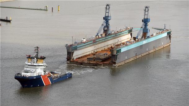 Dock V befindet sich auf der Weser - am Haken von Hochseeschlepper „Titan“. Hier war noch alles in Ordnung.