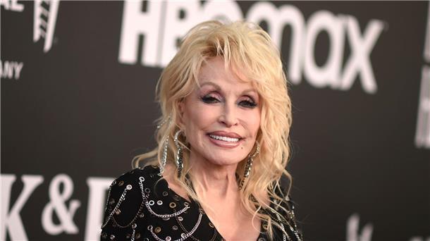 Dolly Parton hatte keine Zeit für Tee mit Prinzessin Kate Dolly Parton bei der Einführungszeremonie der Rock & Roll Hall of Fame 2022.
