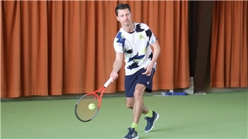 Dominik Juhrs spielt Tennis beim SV Nordenham