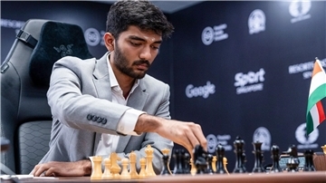 Gukesh geht bei Schach-WM in Führung Dommaraju Gukesh entschied das elfte Duell mit Ding Liren am Sonntag für sich.