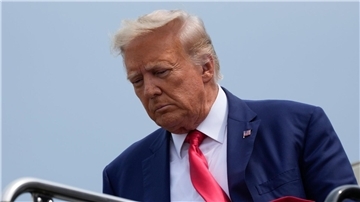 Donald Trump, ehemaliger Präsident der USA, kommt auf dem Ronald Reagan Washington National Airport an.