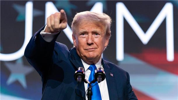 Trump bleibt auch zweiter TV-Debatte der Republikaner fern Donald Trump spricht während des Pray Vote Stand Summit.