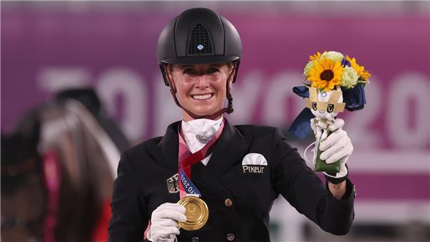Goldschmiede der Reiter vor Olympia in der Krise Doppel-Olympiasiegerin Jessica von Bredow-Werndl reitet unter erschwerten Bedingungen in Paris um Gold.
