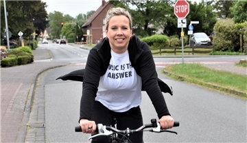 Dr. Corinna Kanzog