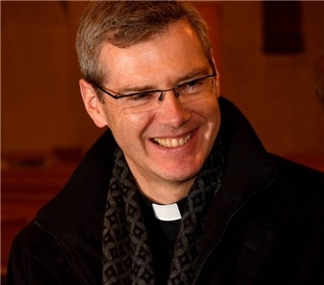 Der Hildesheimer Bischof Dr., Heiner Wilmer ist regelmäßig zu Besuch in Bremerhaven, wie hier in der Leher Herz-Jesu-Kirche.