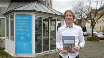 Dr. Lars Max will sich dafür einsetzen, dass die Menschen in Bremerhaven besser gegen die Folgen des Klimawandels geschützt werden.  Foto: Ralf Masorat