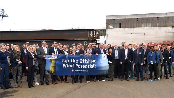 Offshore-Windbranche: Deutscher Markt muss stabiler werden Drängen darauf, dass das Potenzial der Windenergie in jeder Beziehung genutzt wird: Die Teilnehmer der Windforce-Konferenz in Bremerhaven.