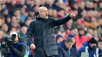 Dramatische Aufholjagd gekrönt: Trainer Peter Bosz holt mit der PSV Eindhoven die Meisterschaft.