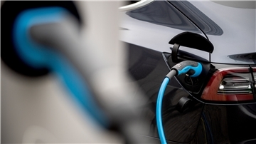 Drei E-Autos will der Landkreis Cuxhaven für die Modellregion Wurster Nordseeküste anschaffen. Unklar ist noch, von welcher Marke.