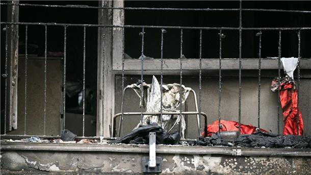 Explosion mit drei Toten: Spuren von Brandbeschleuniger Drei Menschen starben in dem Düsseldorfer Wohn- und Geschäftshaus.