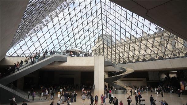 Drei Tage nach Juwelenraub: Louvre öffnet erneut für Besucher