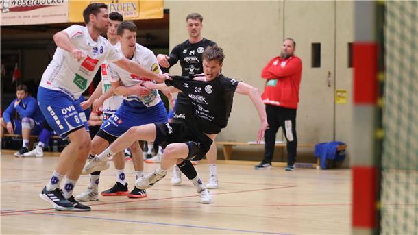 Bastian Rambau vom Elsflether TB in der Handball-Oberliga Nordsee gegen den ATSV Habenhausen