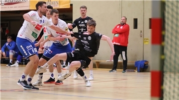 Bastian Rambau vom Elsflether TB in der Handball-Oberliga Nordsee gegen den ATSV Habenhausen