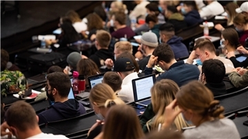 Dürfen sich ab März über eine 200-Euro-Einmalzahlung freuen: Studierende in Deutschland. 
