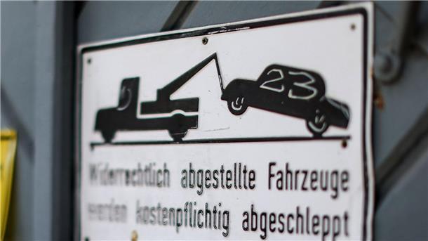 BGH verhandelt über Standgebühren für abgeschlepptes Auto Dürfen widerrechtlich abgestellte Fahrzeuge den Autobesitzer 4935 Euro kosten?