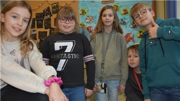 Das Foto zeigt Teilnehmer der Platt-AG an der Grundschule Sittensen. 