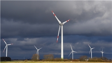 Düstere Zeiten für die Windkraft im Cuxland: Ob die Erweiterung des Parks Kirchwistedt/Alfstedt kommen wird, ist noch fraglich.