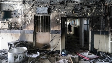 Durch das Feuer zerstörte Werkstatt im Ewin-Gefängnis.
