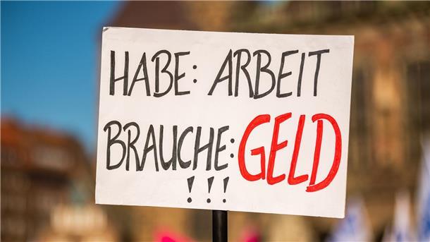 Tarifflucht: Massive Folgen für Staat und Beschäftigte Durch Tarifflucht von Arbeitgebern verliert der Staat laut DGB Geld in Milliardenhöhe.