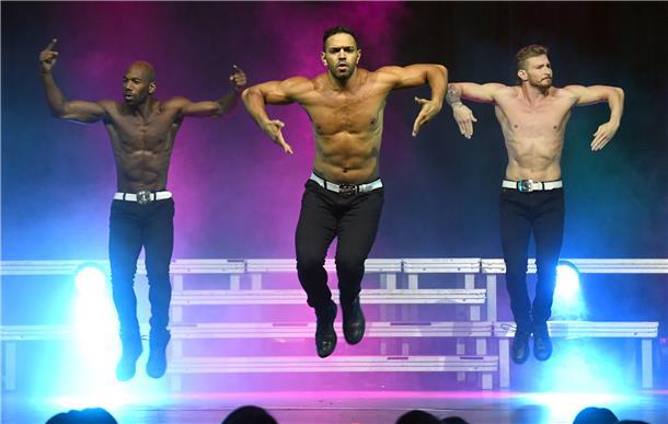 Durchtrainierte Männerkörper konnte das zu 99 Prozent weibliche Publikum bei den Chippendales bewundern.