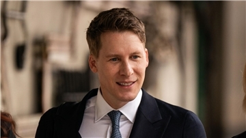 Dustin Lance Black, Oscar-Preisträger aus den USA, kommt vor dem Westminster Magistrates‘ Court an.
