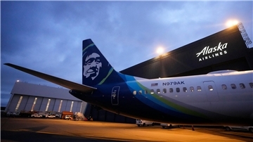 Dutzende Maschinen des Typs Boeing 737-9 Max mussten nach einem Zwischenfall am Boden bleiben.