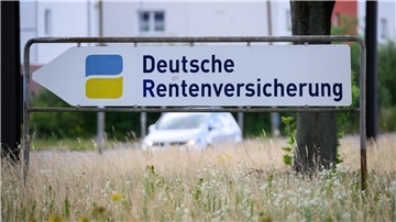 Ebenso wie für deutsche Staatsangehörige gilt auch für Ausländer in Deutschland: Nur wer einzahlt, bekommt im Alter Leistungen aus der Rentenversicherung.
