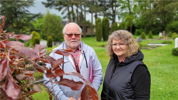 Vom klassischen Friedhof zum klimafreundlichen Kleinod Friedhof Midlum, Sabine und Eberhard Stenschke