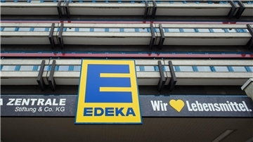 Edeka hat eigenen Aussagen zufolge bei vier Konzernen teilweise einen Bestellstopp verhängt, um den Druck zu erhöhen.