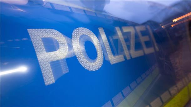 Flucht mit gestohlenem Auto - Sieben Verletzte Ein 21-Jähriger flüchtete mit einem gestohlenem Auto und verletzte dabei sieben Menschen.