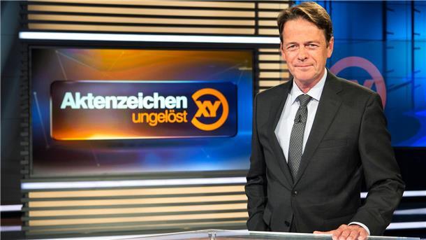 Fischhändler überfallen: Fall wird heute bei „Aktenzeichen XY...ungelöst!“ vorgestellt Ein 54-Jähriger wurde von einem Auto mit falschen Polizeibeamten angehalten und im Anschluss ausgeraubt. Der Fall aus Rechtenfleth (Gemeinde Hagen) wird nun bei „Aktenzeichen XY...ungelöst!“ vorgestellt.