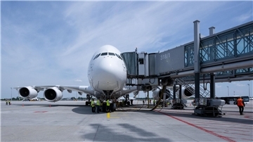 Ein Airbus A380 auf dem Flughafen München vor dem Abflug nach Boston.